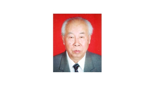 崔瑞珍.1980年－1984年任學(xué)校校長；1984年－1989年任學(xué)校黨委書記