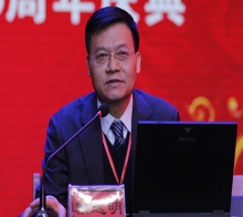 中國(guó)科學(xué)院院士、西北生態(tài)環(huán)境資源研究院常務(wù)副院長(zhǎng)、我國(guó)著名寒區(qū)土木工程專家、博士生導(dǎo)師賴遠(yuǎn)明教授就“寒區(qū)道路熱學(xué)特性分析方法和凍害防治技術(shù)”?與嘉賓、校友和師生分享了自己獨(dú)特的見解