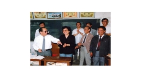 部長黃鎮(zhèn)東、內(nèi)蒙自治區(qū)副主席沈淑濟慰問藏班師生